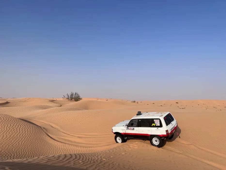 12-toyota-team-classic-land-cruiser-hdj80-8tqdpb0y