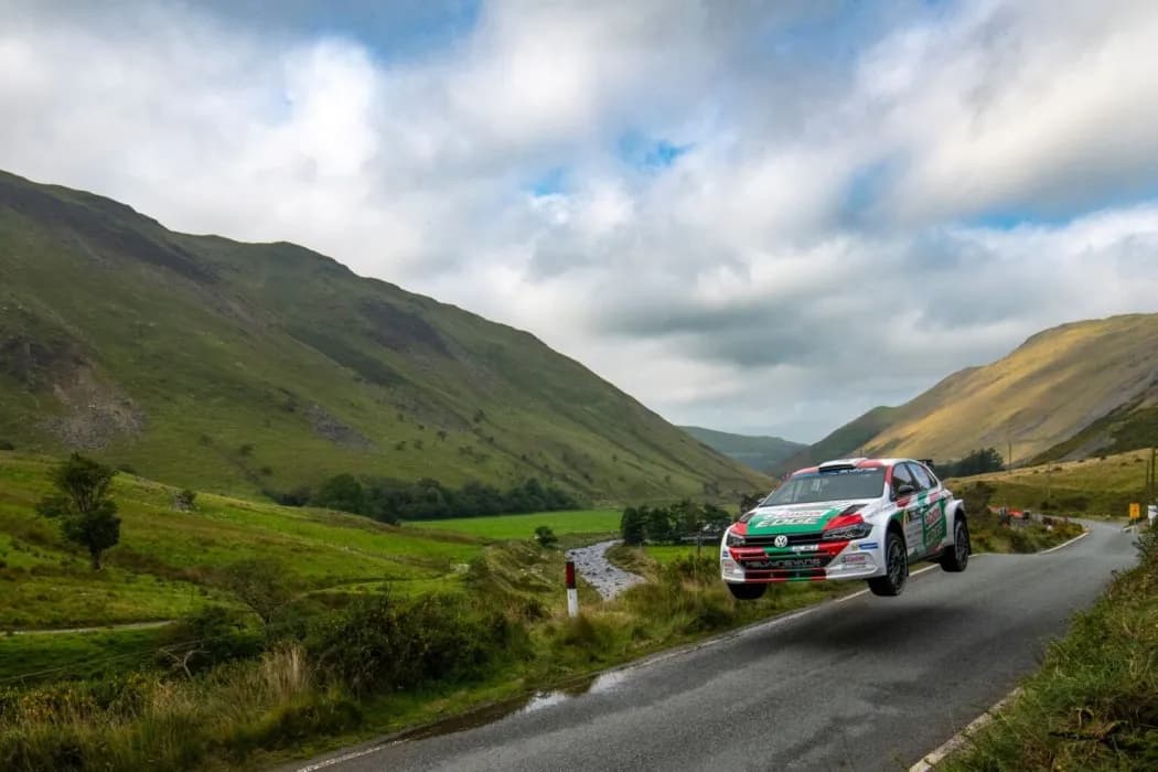 rali-ceredigion-motowizja-01-fot-red-bull-content-pool-1536×1024