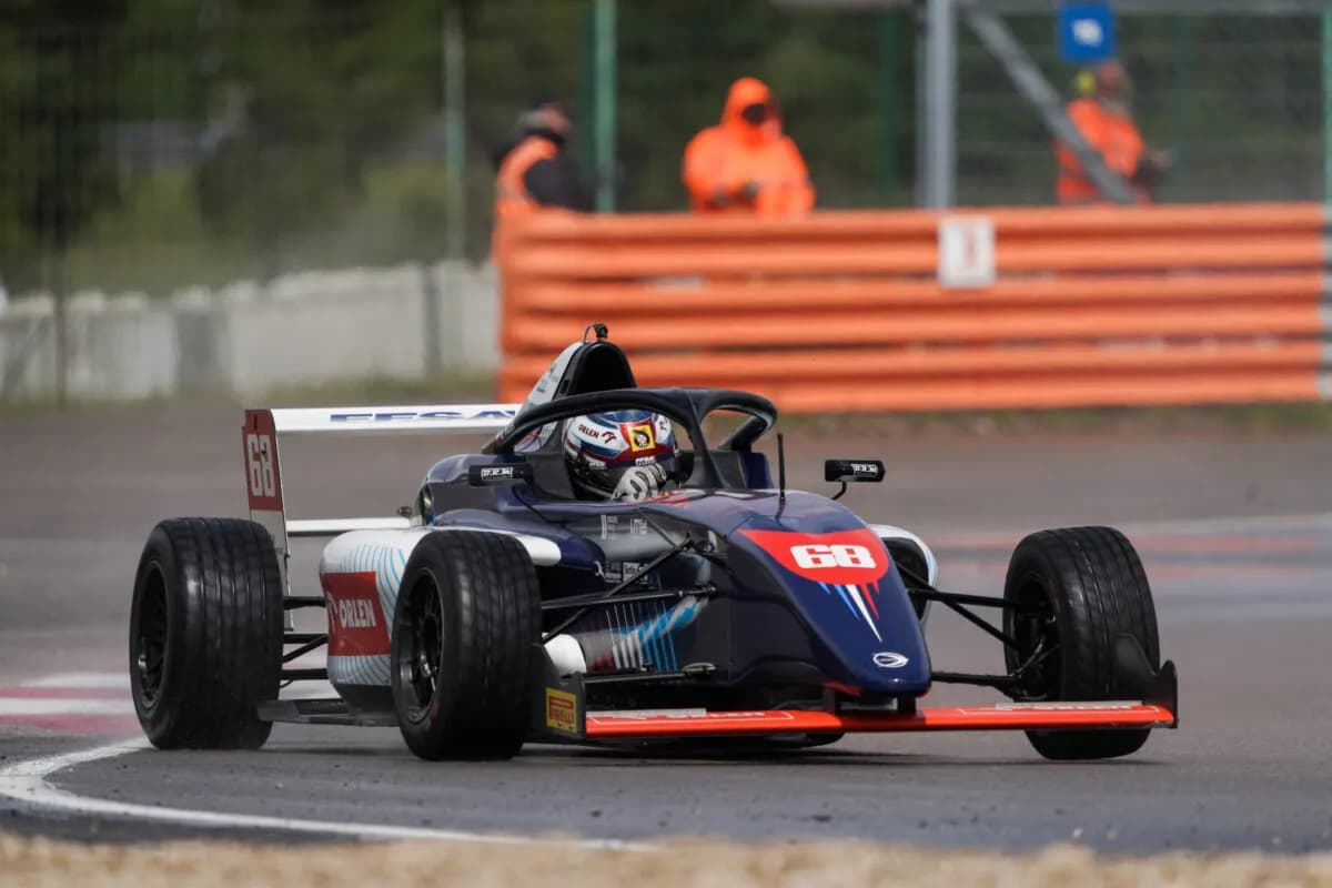(POL) – F4, MYGALE / RENAULT / PIRELLI – FFSA Academy