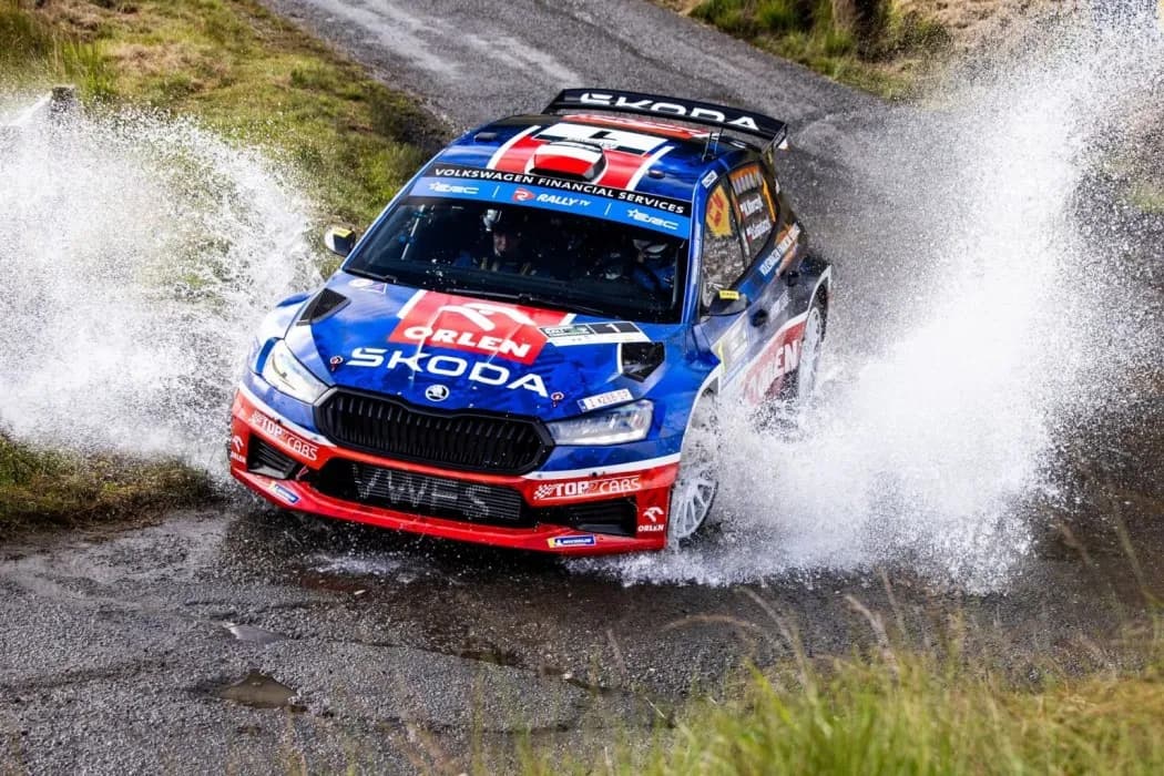 rajd-chorwacji-na-zywo-w-motowizji-01-fot.red-bull-content-pool-1536×1024 (1)